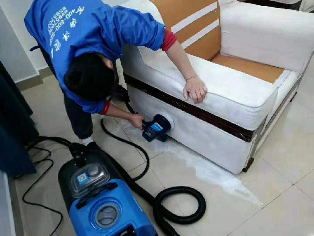 快樂看看沙發(fā)是如何清洗，讓它煥然一新
