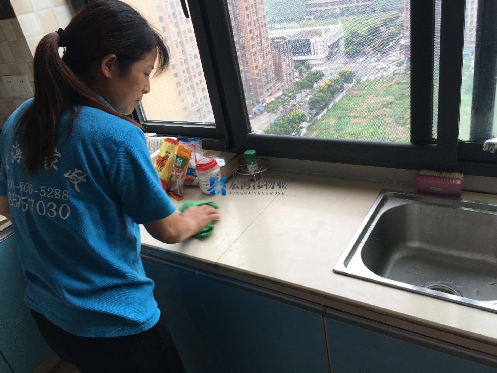 如何找一名長(zhǎng)期固定的保潔師