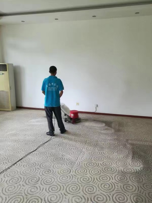 地上毛發，保潔公司教你怎么掃得干凈
